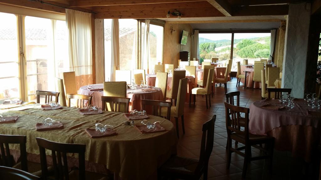 Hotel Ristorante La Tana Di Li Mazzoni Trinità dʼAgultu Exteriér fotografie