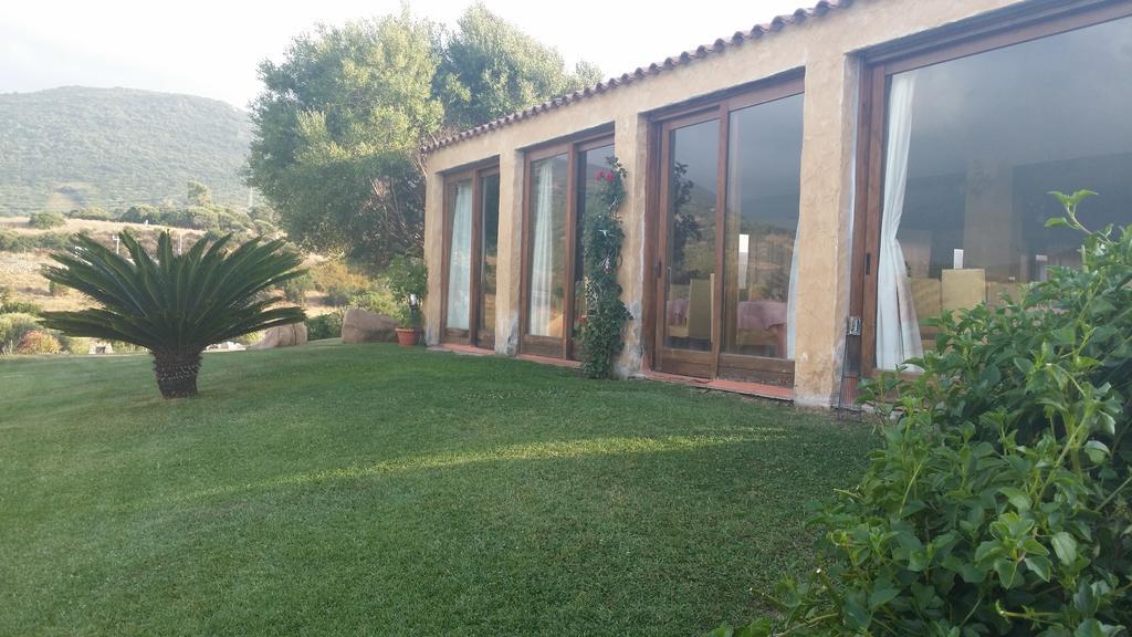 Hotel Ristorante La Tana Di Li Mazzoni Trinità dʼAgultu Exteriér fotografie
